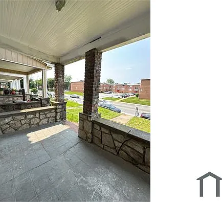 3 bed, $2,500 — Photo 2
