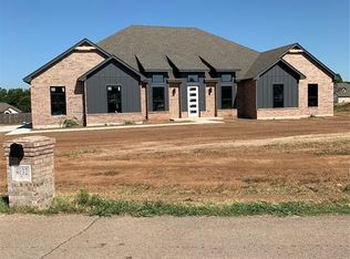 4132 Thunderhead Rd, Newcastle, OK 73065