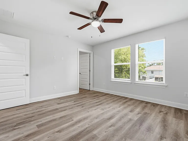 699 Woodlawn Ave NW — Photo 20