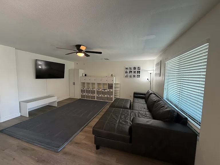 278 E Baylor Ln — Photo 5