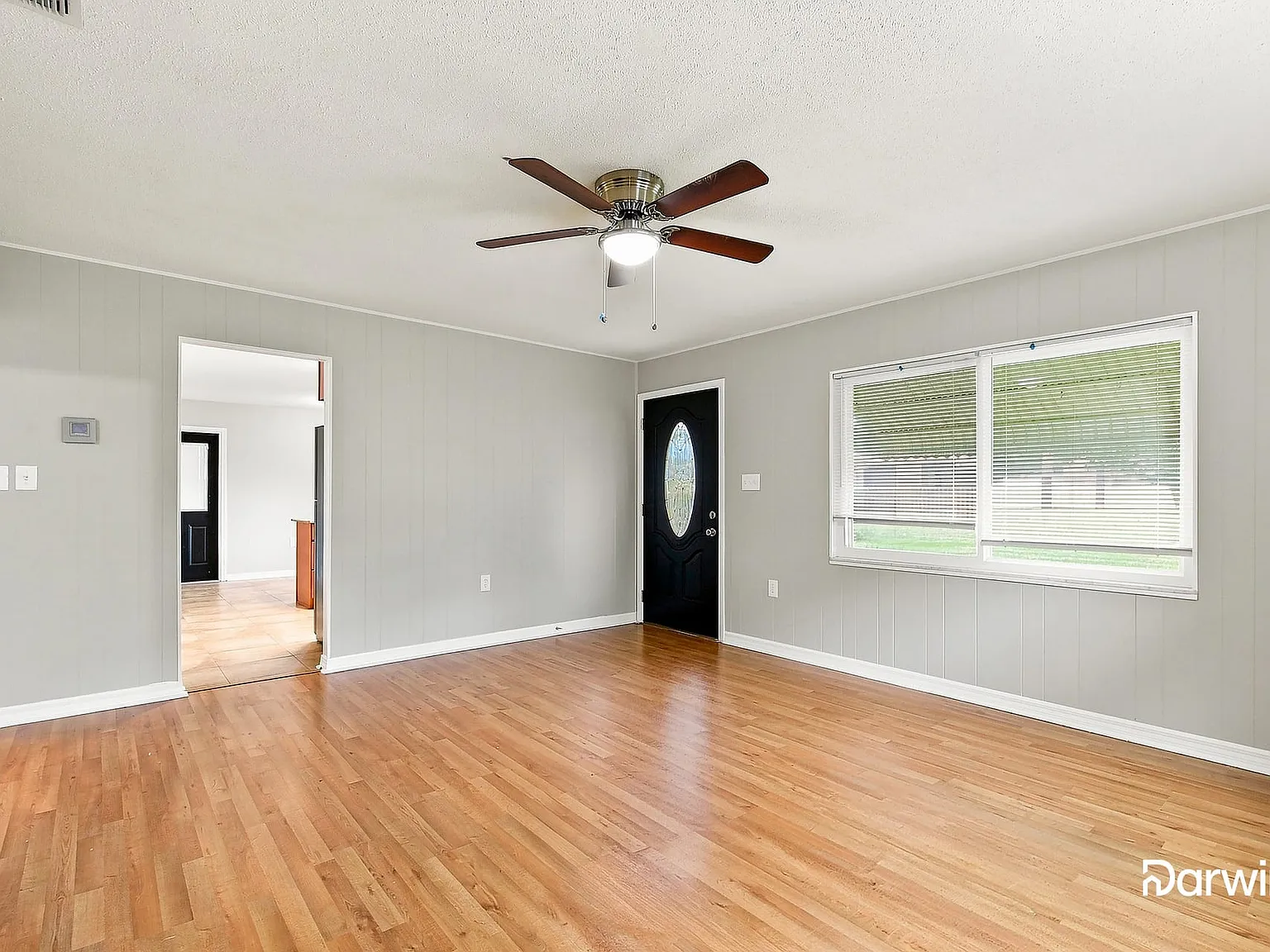 4 bed, 1.0 bath, 1470 sqft, $1,870 — Photo 3