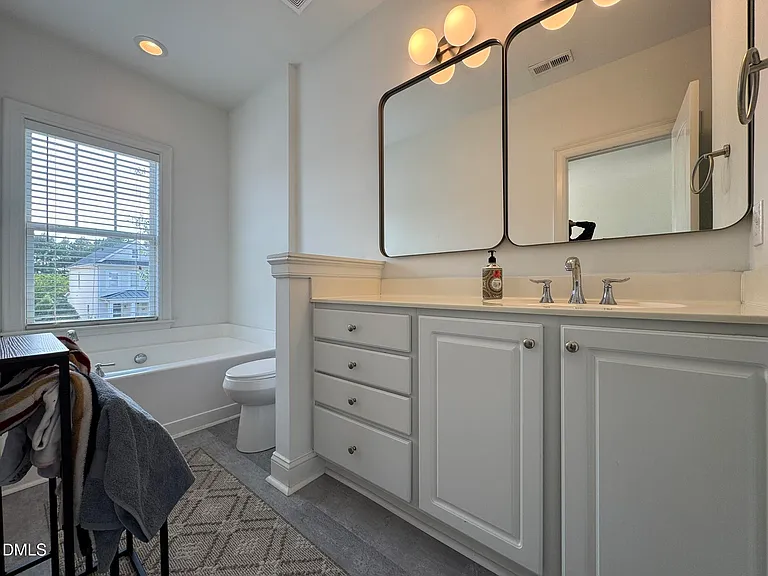 7750 Acc Blvd — Photo 20