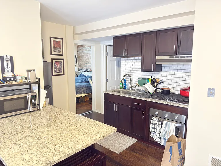1501 W Fullerton Ave #3R — Photo 4