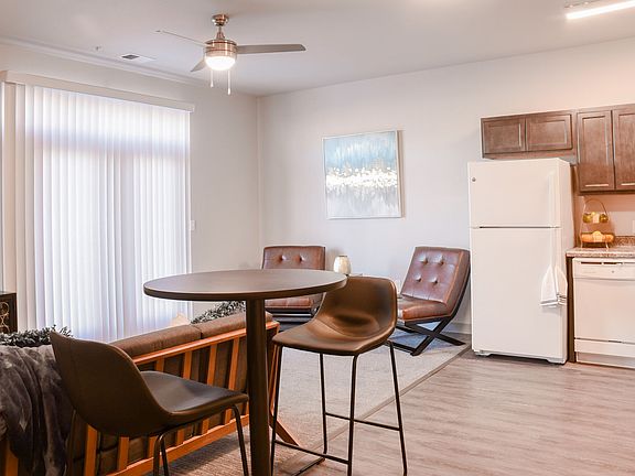 4th image of 201 S Walnut St #11051521