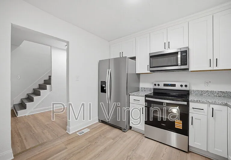 307 N 4th St — Photo 13