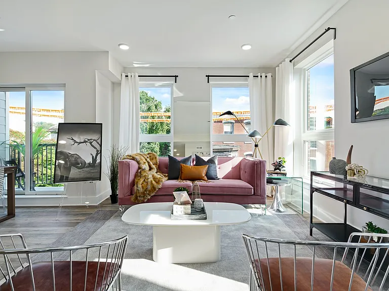 East Main Manayunk Apartments — Photo 8