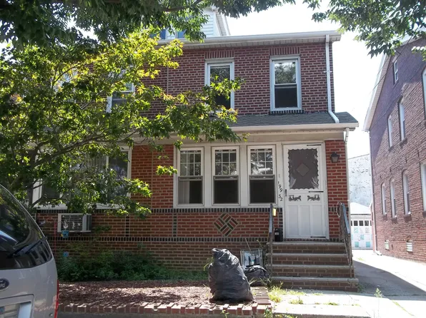 19932 34th Ave, Flushing, NY 11358