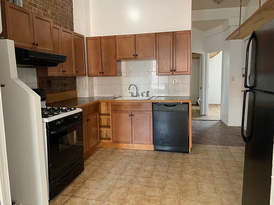 full kitchen