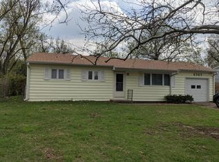 5707 SW Avalon Ln, Topeka, KS 66604