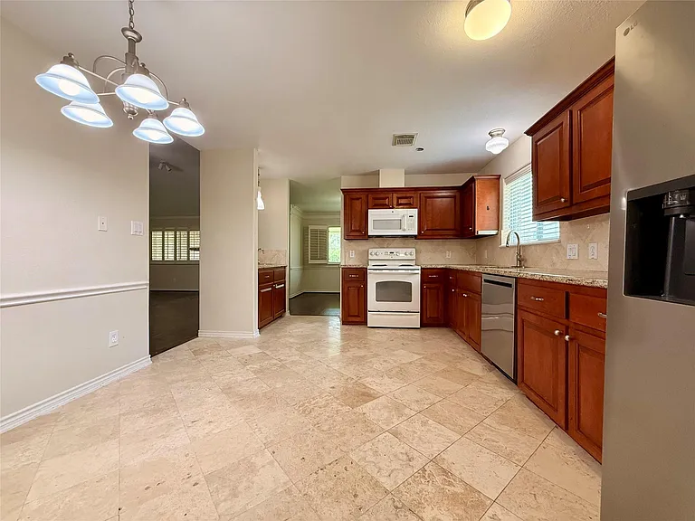 1702 Fantasy Woods Dr — Photo 7