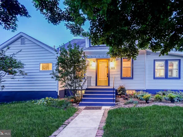 225 Manor Cir, Takoma Park, MD 20912