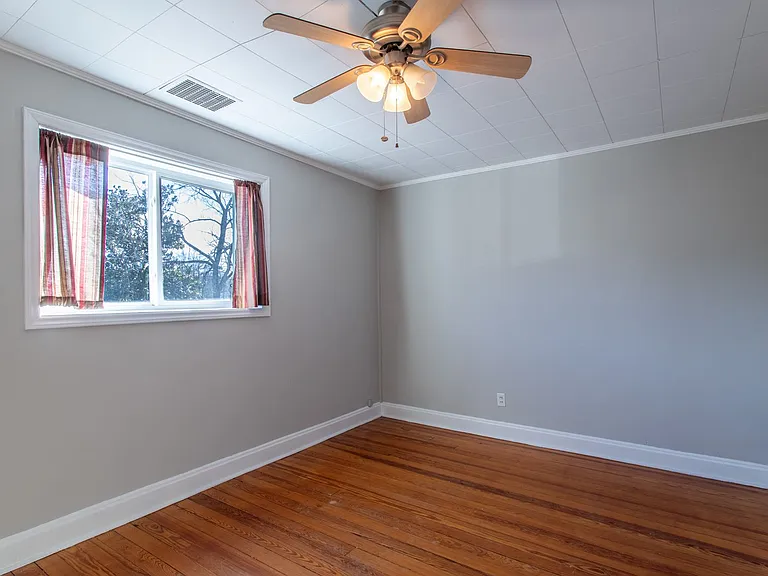 84 E Main St — Photo 11