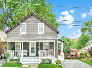 209 E Illinois Ave, Aurora, IL 60505