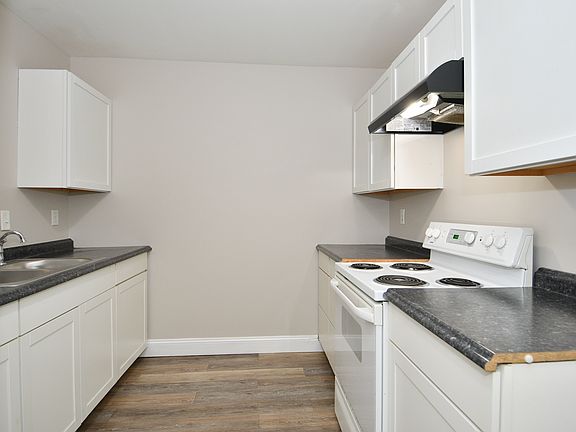 5th image of 3721 E Vermont St