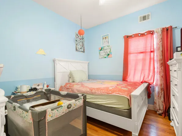 215 South Street image 10 of 37