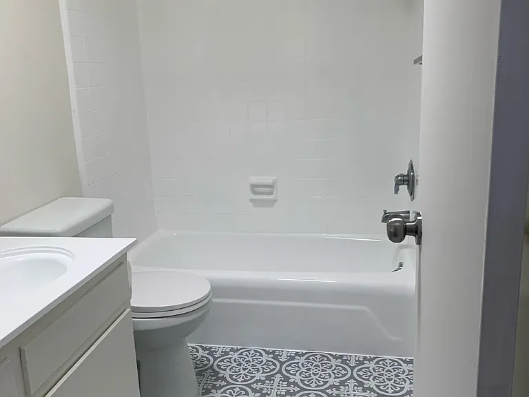 1910 Corinth Ave #5 — Photo 8