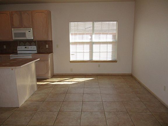 3rd image of 3512 Fernwood Ave