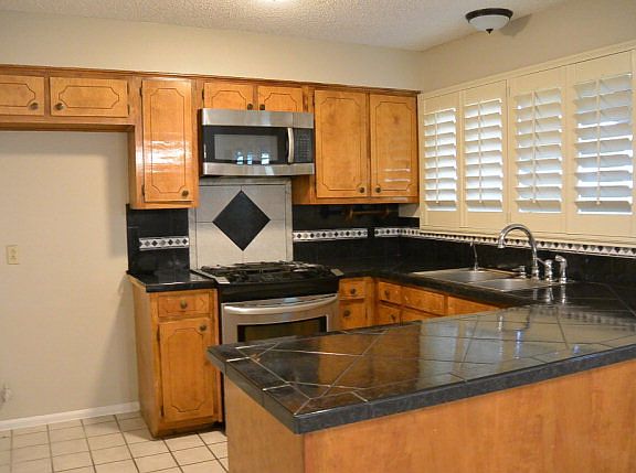 3rd image of 326 Rockylane Dr