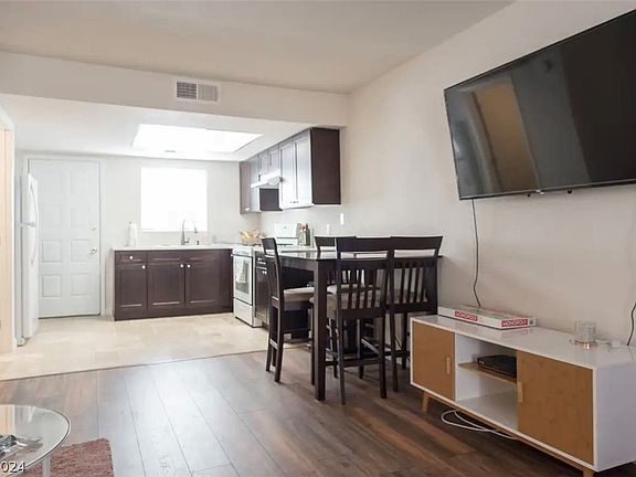 4th image of 554 Sellers Pl
