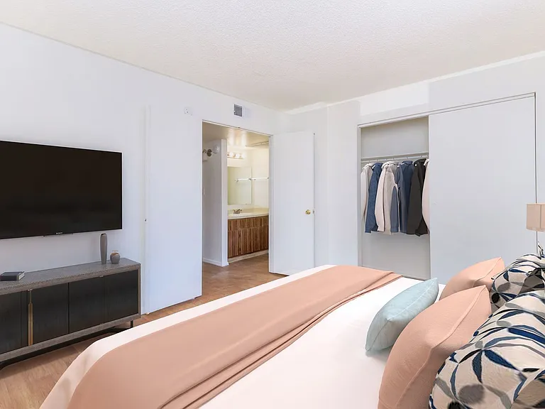 Lincoln Place Apartments — Photo 28