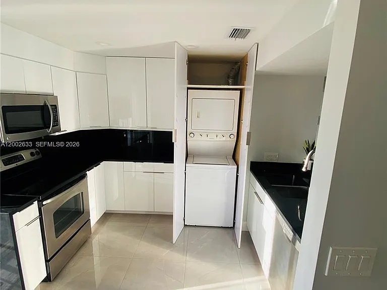 199 SW 12th Ave #501-C — Photo 2