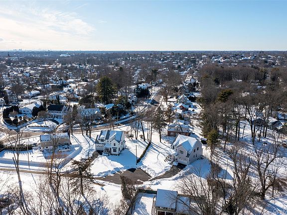 3rd image of 41 Betsy Brown Road