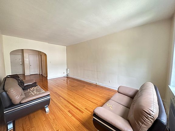 4th image of 62 Kensington Ave #23E