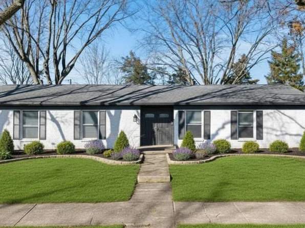 512 Lexington Blvd, Carmel, IN 46032