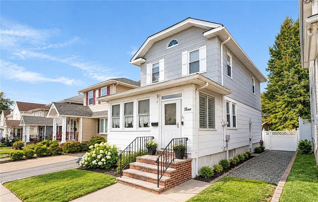 3-bedroom house for sale in Castleton Corners