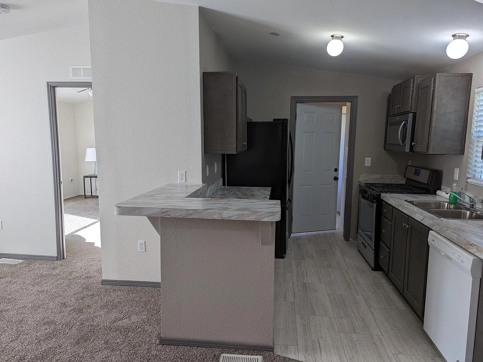 1 bed, 722 sqft, $2,495 — Photo 4