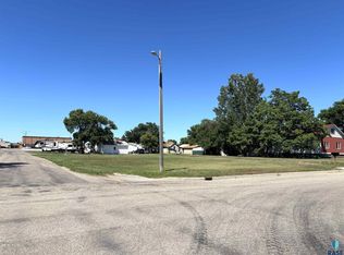 705 E 2nd St, Miller, SD 57362