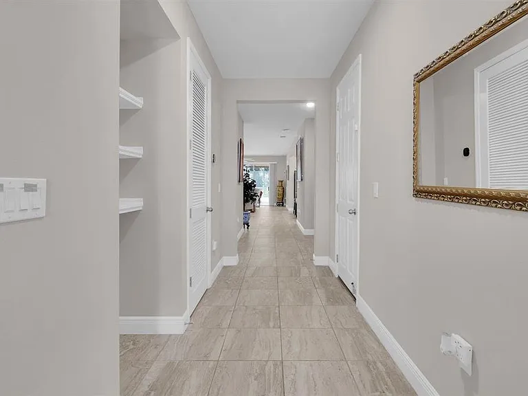 2487 Empress Dr — Photo 24