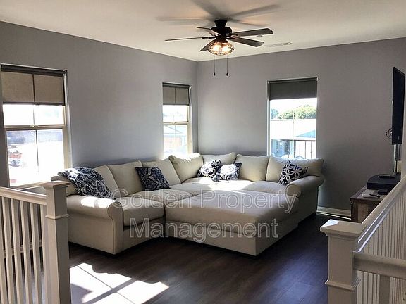 2nd image of 1067 Thermal Ave