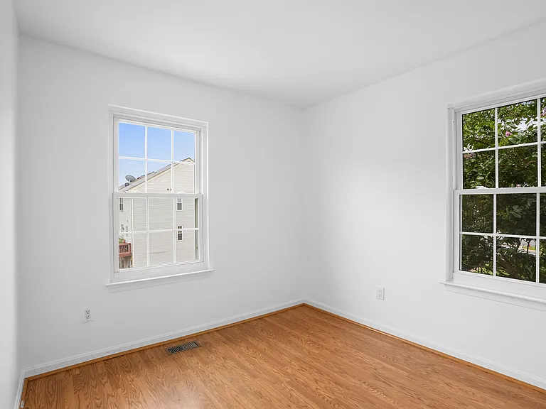 423 McDaniel Dr — Photo 24