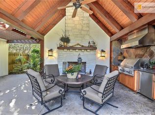3040 W 68th St, Mission Hills, KS 66208