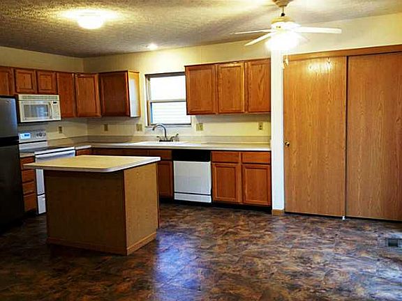 5th image of 1972 Queens Meadow Ln
