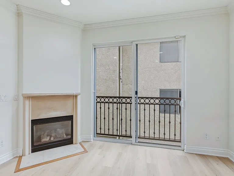 1444 S Point View St #204 — Photo 10