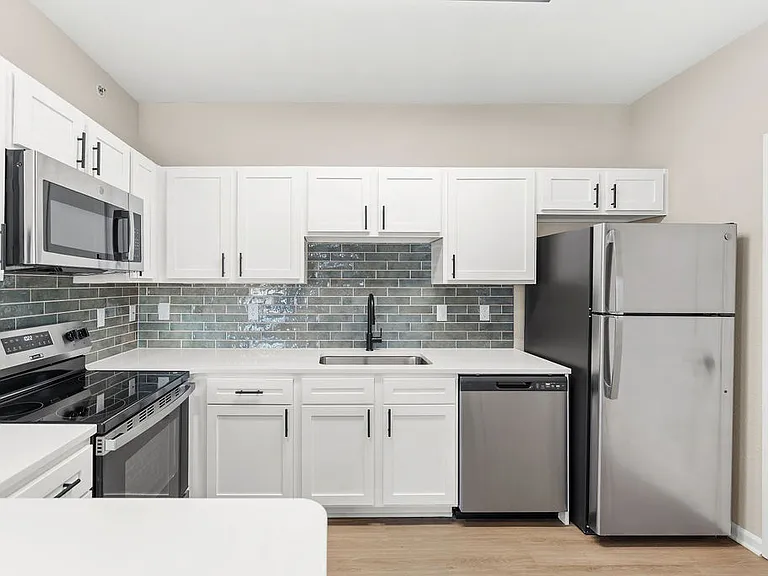 The Manor Homes of Eagle Glen — Photo 1