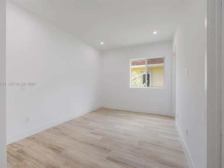 3162 Plaza St — Photo 18
