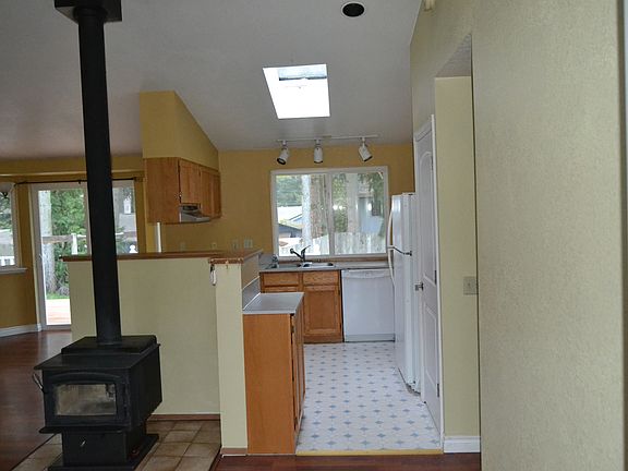 2nd image of 4907 Carole Dr NE