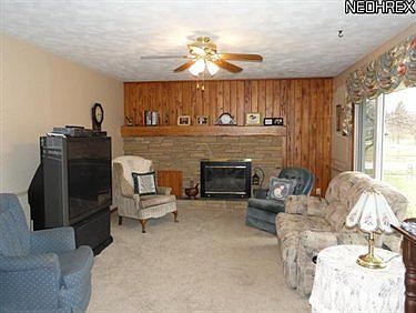 2nd image of 700 Lindenwood Ln
