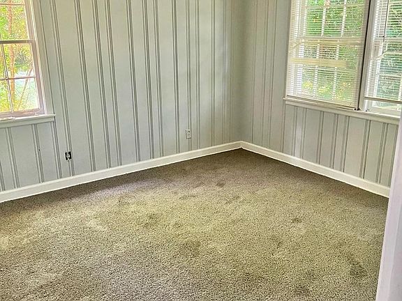 4th image of 3140 Saint Charles Dr