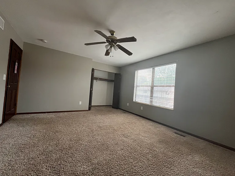 914 Maces Grove Rd — Photo 7