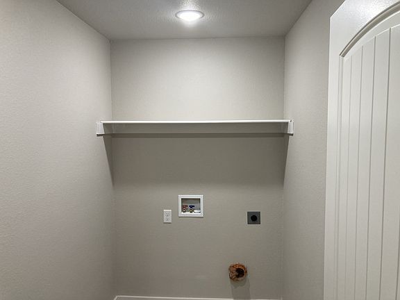 5th image of 10423 Preston Ct