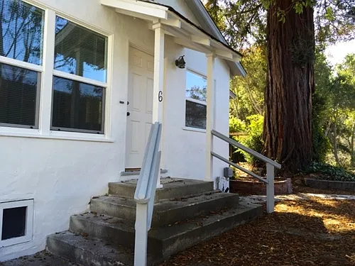 **Charming private Cottage in the heart of Capitola Village at Capitola Village — Photo 3