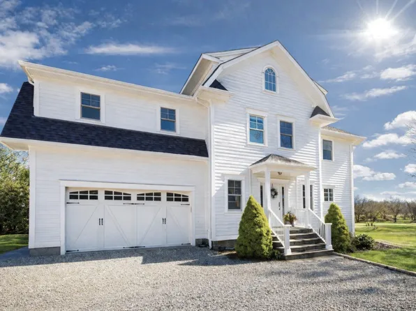 74 Old Post Ln, Mamaroneck, NY 10543