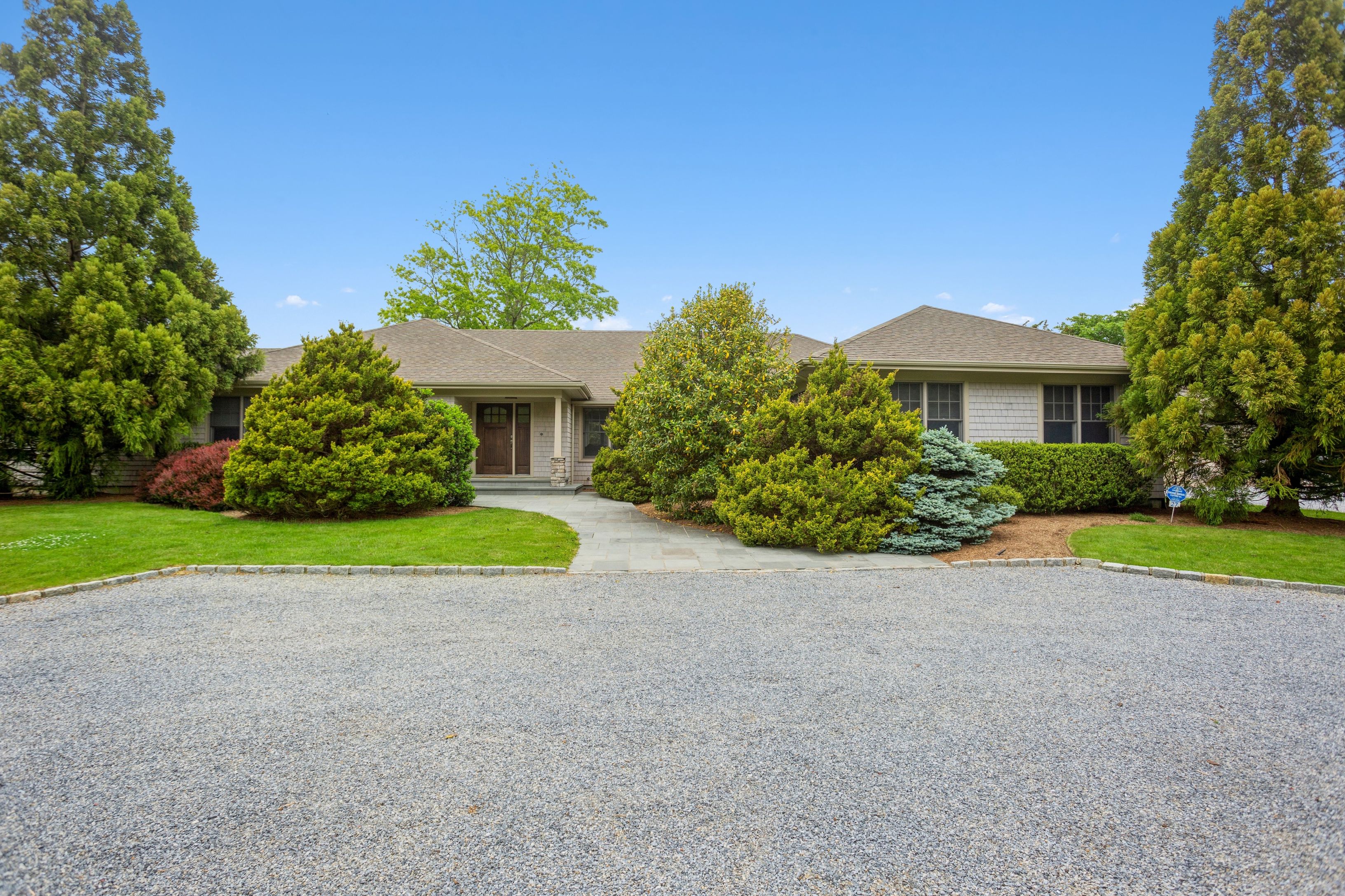 27 Bridle Path, Remsenburg, NY 11960 Out East