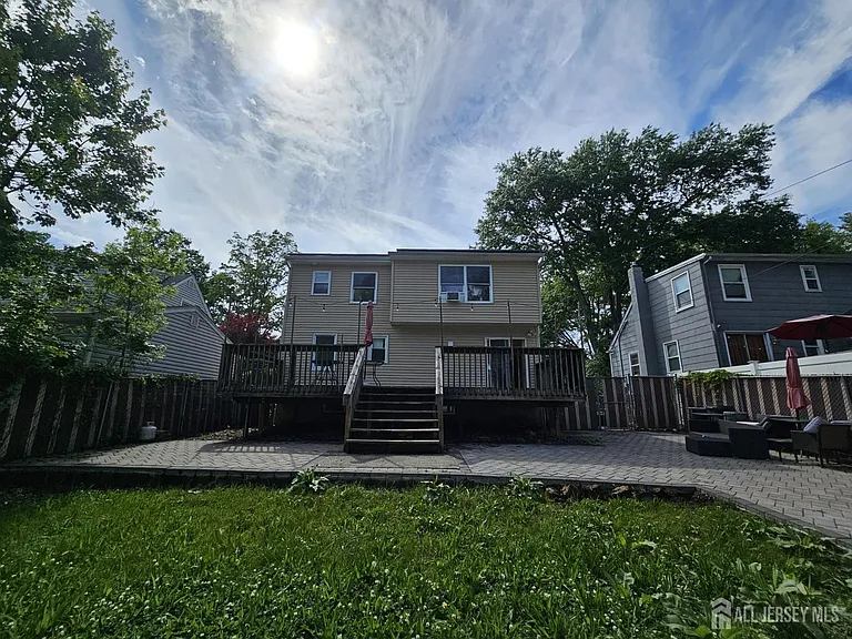 895 Madison Ave — Photo 26