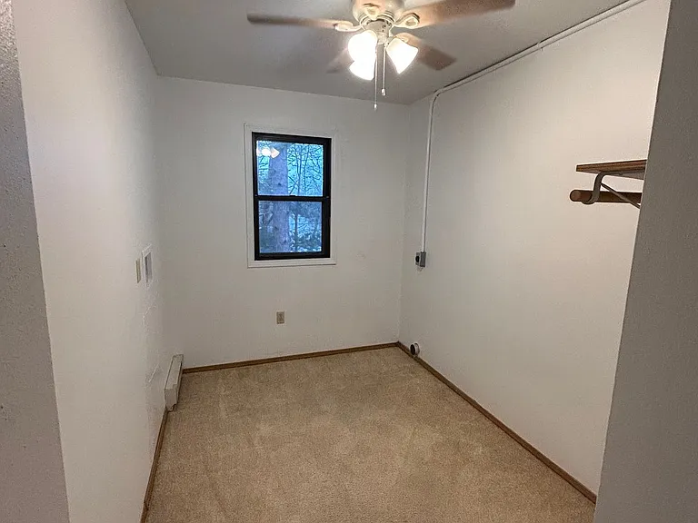 692 Park Ave — Photo 17