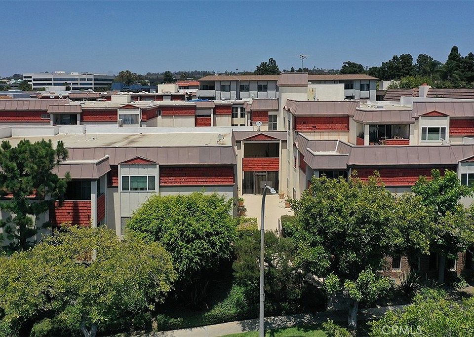1st image of 5651 Sumner Way Unit 109
